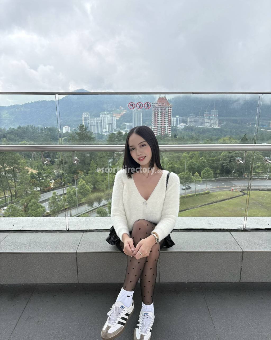 Hot girl in Manila offers Girlfriend Experience(GFE)