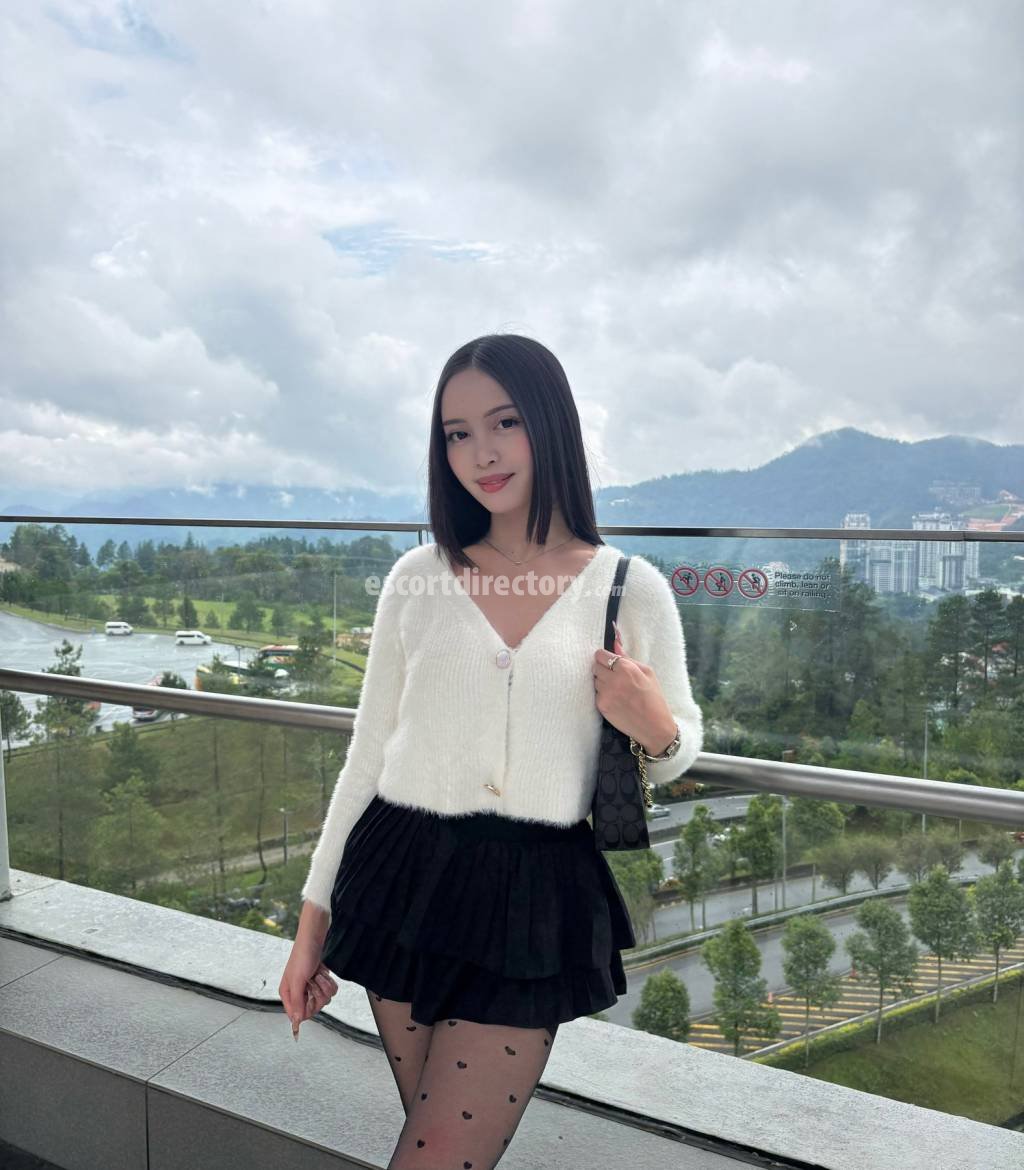 Kahaya performs Girlfriend Experience(GFE), escort in Manila