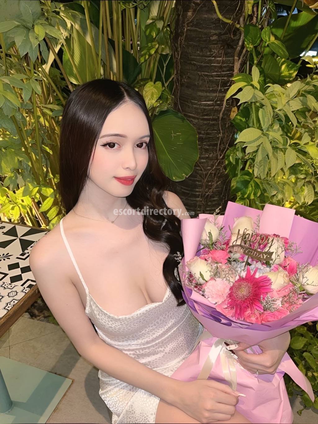 Hot girl in Manila offers Girlfriend Experience(GFE)