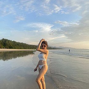 Lunar escort in Sydney offers Cum in Mouth services