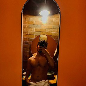 Alex Naturală escort in London