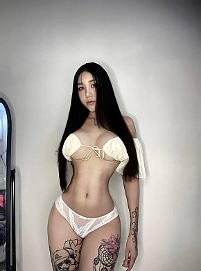 Milena Natürlich escort in Doha offers Erotische Massage services