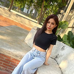 Cookie escort in  offers Masaje sensual de cuerpo completo
 services