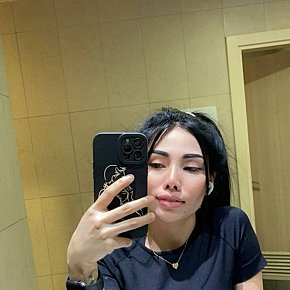 Cookie escort in  offers Masaje sensual de cuerpo completo
 services