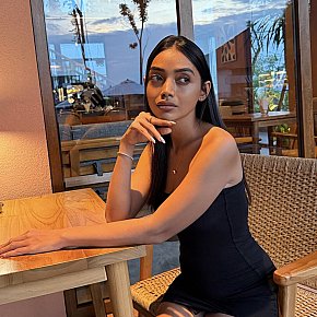 Valerie Petite
 escort in Bali