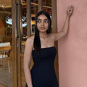 Valerie Petite
 escort in Bali