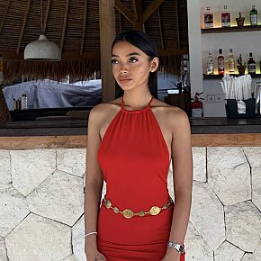Valerie Petite
 escort in Bali