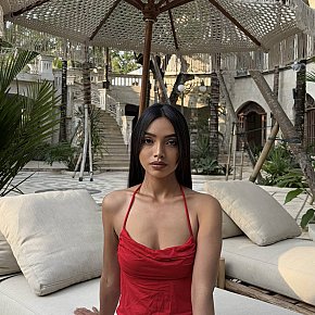 Valerie Petite
 escort in Bali