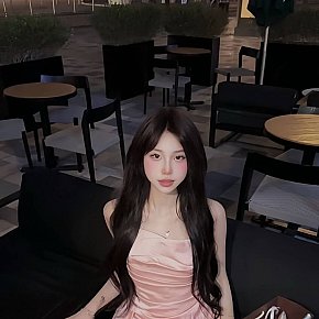 Hana escort in Dubai offers Cum in Mouth services