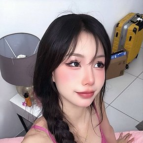 Hana escort in Dubai offers Cum in Mouth services