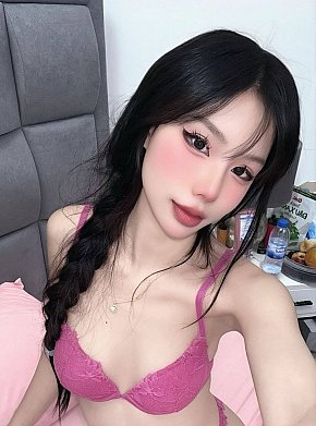 Hana escort in Dubai offers Cum in Mouth services