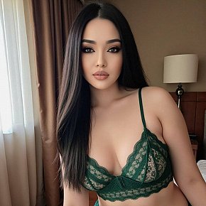Dina Completamente Naturale escort in Dubai offers Girlfriend Experience (GFE) services