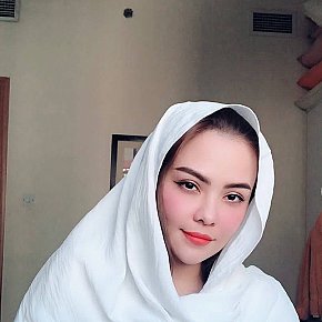 Jenny escort in Kuwait City offers Pornstar Experience(PSE) services