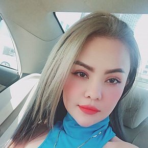 Jenny escort in Kuwait City offers Pornstar Experience(PSE) services