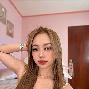 Lexi Petite
 escort in Singapore City offers 69 Position services