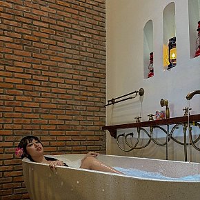 Lexi Petite
 escort in Singapore City offers 69 Position services