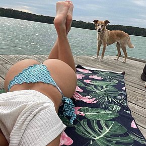 Julianna Großer Hintern escort in Hong Kong