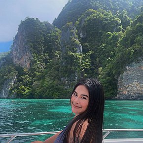 View escort in Phuket offers Costumi/uniformi services