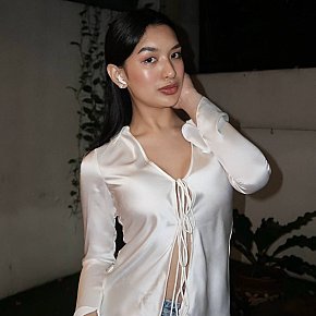 Alyyy Naturală escort in Manila offers Girlfriend Experience(GFE) services