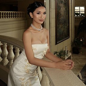 Alyyy Naturală escort in Manila offers Girlfriend Experience(GFE) services
