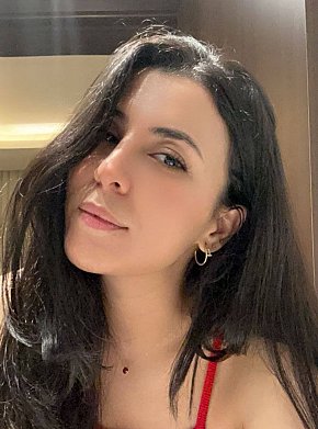 Tuniss escort in Riyadh offers Chupar y Lamer cojones
 services