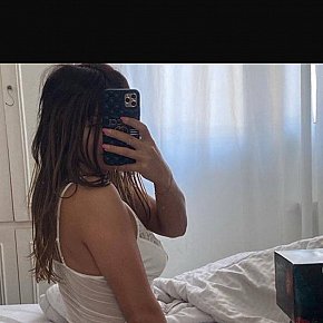 Lobnanian-girl Modèle/Ex-modèle escort in Muscat offers Massage sensuel intégral services