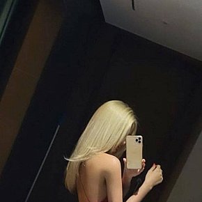 Lobnanian-girl Modèle/Ex-modèle escort in Muscat offers Massage sensuel intégral services