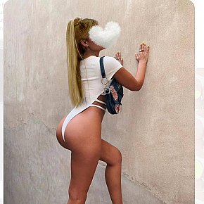 Lobnanian-girl Modèle/Ex-modèle escort in Muscat offers Massage sensuel intégral services