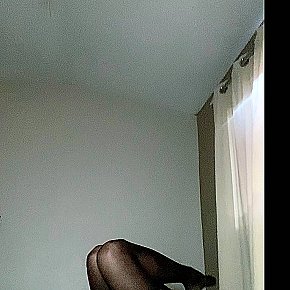 Mila Großer Hintern escort in Paris offers Girlfriend Experience (GFE) services