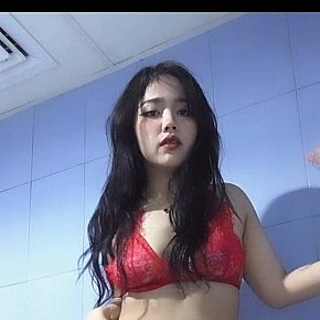 Mickie escort in Dubai offers Massage érotique services