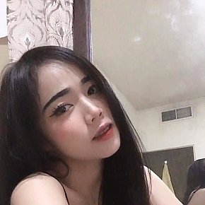 Mickie escort in Dubai offers Massage érotique services