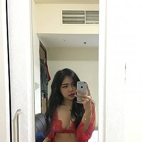 Mickie escort in Dubai offers Massage érotique services