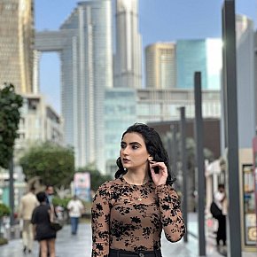 Riya Completamente Naturale escort in Dubai offers Girlfriend Experience (GFE) services