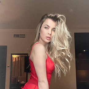 Mila escort in Dubai offers Tantric services