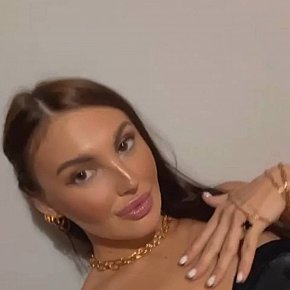 Katrin escort in Abu Dhabi offers Massaggio sensuale su tutto il corpo services