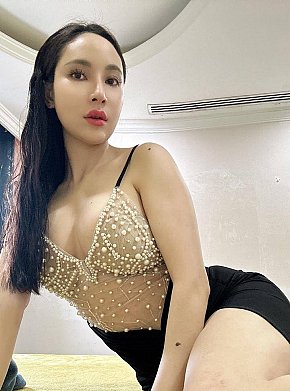Jiny escort in Abu Dhabi offers Finalizare în Gură services