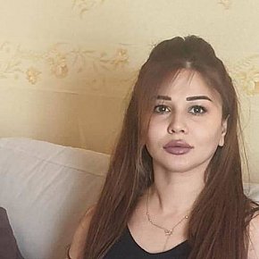 Victoria escort in  offers Girlfriend Experience (GFE) services