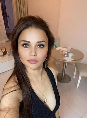 Victoria escort in  offers Girlfriend Experience (GFE) services