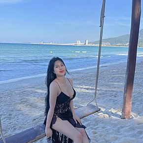 Suka escort in Singapore City offers Massaggio sensuale su tutto il corpo services