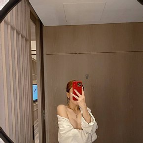 Prettycine Fitness Girl
 escort in Manila offers Intimate massage services