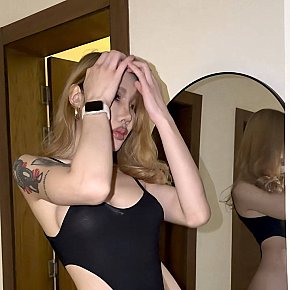 Monica escort in Jeddah offers Servicio de ducha
 services