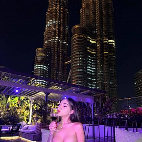 Asian-Lover Piccolina escort in Manila offers Servizio doccia services