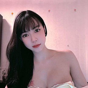 Kellie escort in Abu Dhabi offers Masaj erotic services