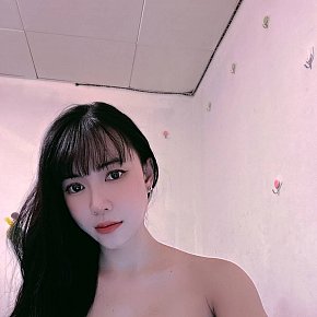 Kellie escort in Abu Dhabi offers Masaj erotic services