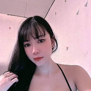 Kellie escort in Abu Dhabi offers Masaj erotic services