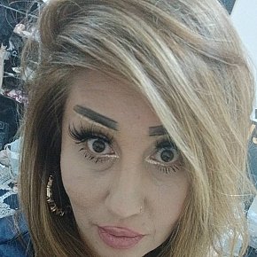 Nadia Madura escort in  offers Massagem sensual em todo o corpo services