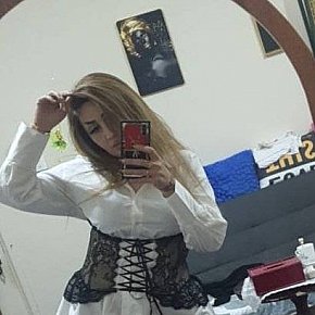 Nadia Madura escort in  offers Massagem sensual em todo o corpo services
