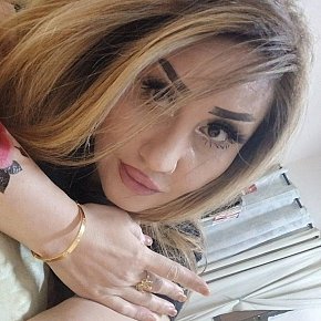 Nadia Madura escort in  offers Massagem sensual em todo o corpo services