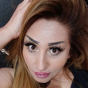 Nadia Madura escort in  offers Massagem sensual em todo o corpo services