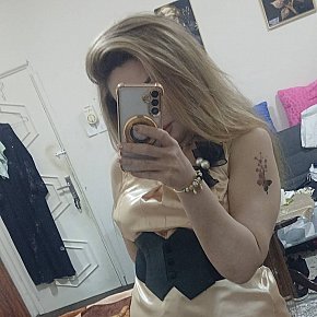Nadia Madura escort in  offers Massagem sensual em todo o corpo services